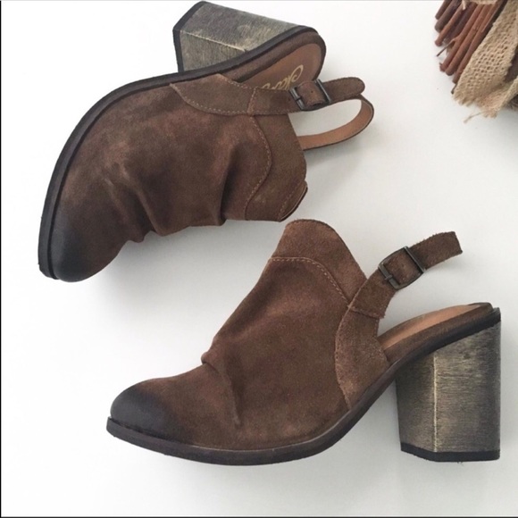 Tan Slouchy Vamp Genuine Leather Closed Toe Mule - Picture 5 of 5